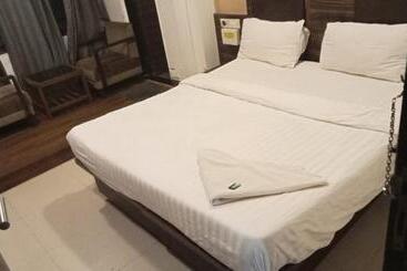 هتل Bandra Residency,mumbai