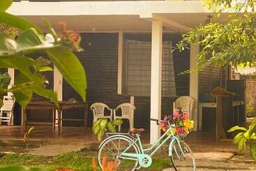 هاستل Habitaciones Dobles 2 O 4 Personas Eco Surf Hostal