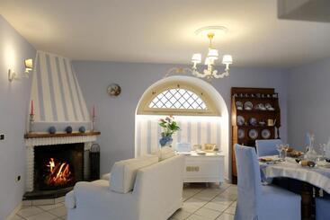 تختخواب و صبحانه Paluardi Maison De Charme