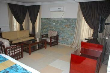 هتل Etraver Hospitality