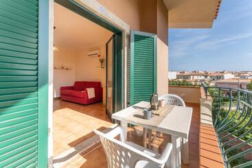Isa Residence With Swimming Pool In Santa Teresa Di Gallura, Apartments With Air Conditioning And Pr