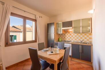 Isa Residence With Swimming Pool In Santa Teresa Di Gallura
