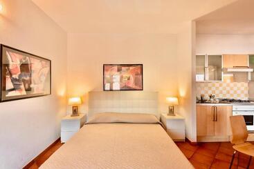Isa Residence With Swimming Pool In Santa Teresa Di Gallura