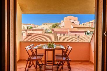 Isa Residence With Swimming Pool In Santa Teresa Di Gallura