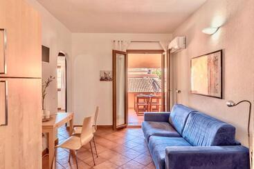 Isa Residence With Swimming Pool In Santa Teresa Di Gallura