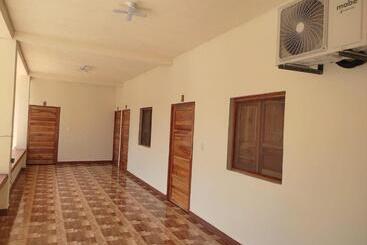 پانسیون Hostal Las 3 J