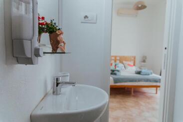 پانسیون Lemon Tree Rooms