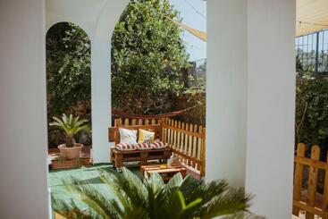 پانسیون Lemon Tree Rooms