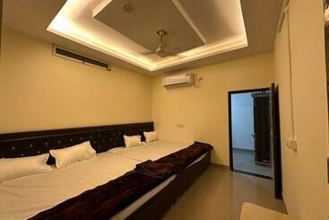 هتل Tanodiya Palace&