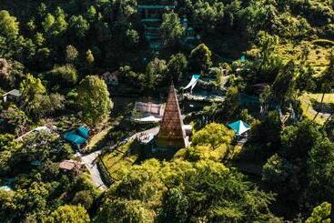 هتل Tosa Blue Mountain, Retreat & Spa