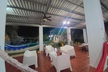 پانسیون Estancia Alfaro