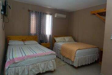 Tropical Hotel & Guest House