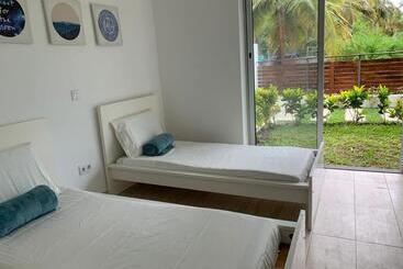 تختخواب و صبحانه Casa Mozita