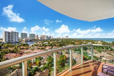 Family Beach Home W Ocean & Bay Views Upgraded Corner Unit