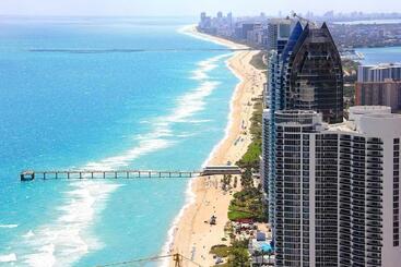Family Beach Home W Ocean & Bay Views   Upgraded Corner Unit