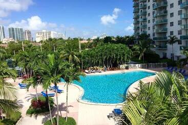 Family Beach Home W Ocean & Bay Views   Upgraded Corner Unit