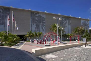 Family Beach Home W Ocean & Bay Views   Upgraded Corner Unit