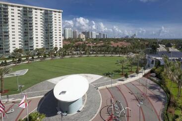 Family Beach Home W Ocean & Bay Views   Upgraded Corner Unit