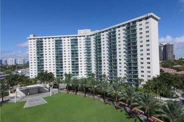 Family Beach Home W Ocean & Bay Views   Upgraded Corner Unit