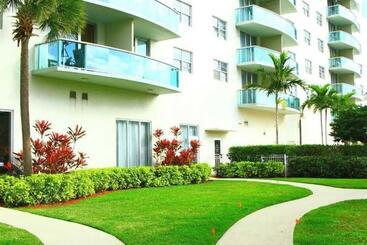 Family Beach Home W Ocean & Bay Views   Upgraded Corner Unit