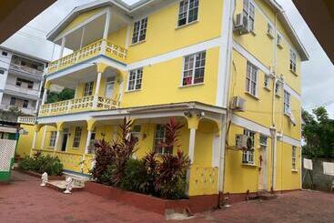 فندق Caprice Studio & Guest House