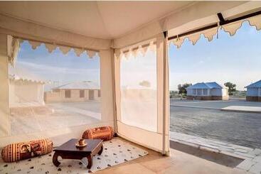 هتل The Oberoi Luxurious Camp