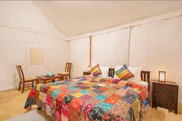هتل The Oberoi Luxurious Camp