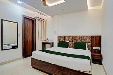 Fabhotel Vishal Palace