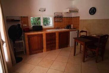 פנסיון Villa Les Chênes