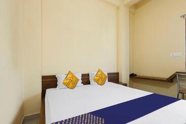 هتل Spot On 81234 Gb Guest House