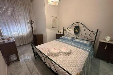 تختخواب و صبحانه La Casa Di Nonna Lia