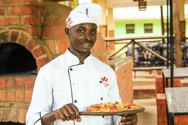 Bunyonyi Safaris Resort