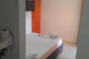 پانسیون Hostal La Boquilla
