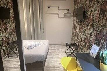 پانسیون Kalasó Design Guest House   Rome Airport