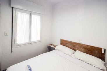 هاستل L Hostalet Guesthouse