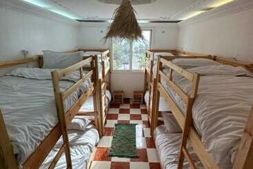 هاستل Sunrise Auberge Surf