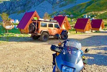 تختخواب و صبحانه Kapetanovo Jezero Bungalov