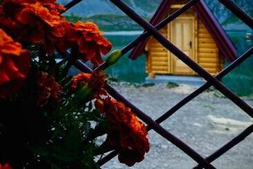 تختخواب و صبحانه Kapetanovo Jezero Bungalov