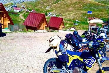 تختخواب و صبحانه Kapetanovo Jezero Bungalov