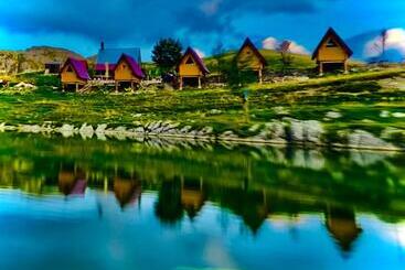 تختخواب و صبحانه Kapetanovo Jezero Bungalov
