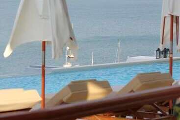 هتل Andriana Resort & Spa