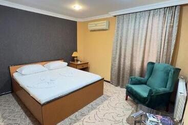هتل Rosemary Inn