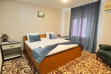 هتل Rosemary Inn