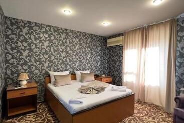 هتل Rosemary Inn