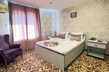 هتل Rosemary Inn