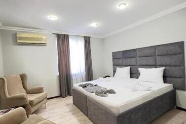 هتل Rosemary Inn