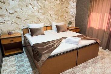 هتل Rosemary Inn