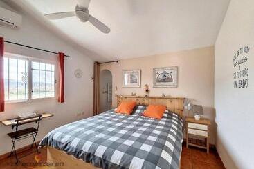 تختخواب و صبحانه Bb Casa Alegria