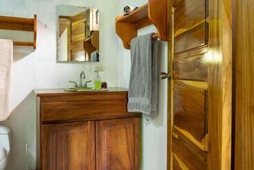 تختخواب و صبحانه Casa Tucan