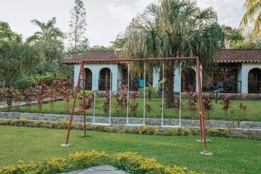 هتل Puerto Palmeras Tarapoto Resort
